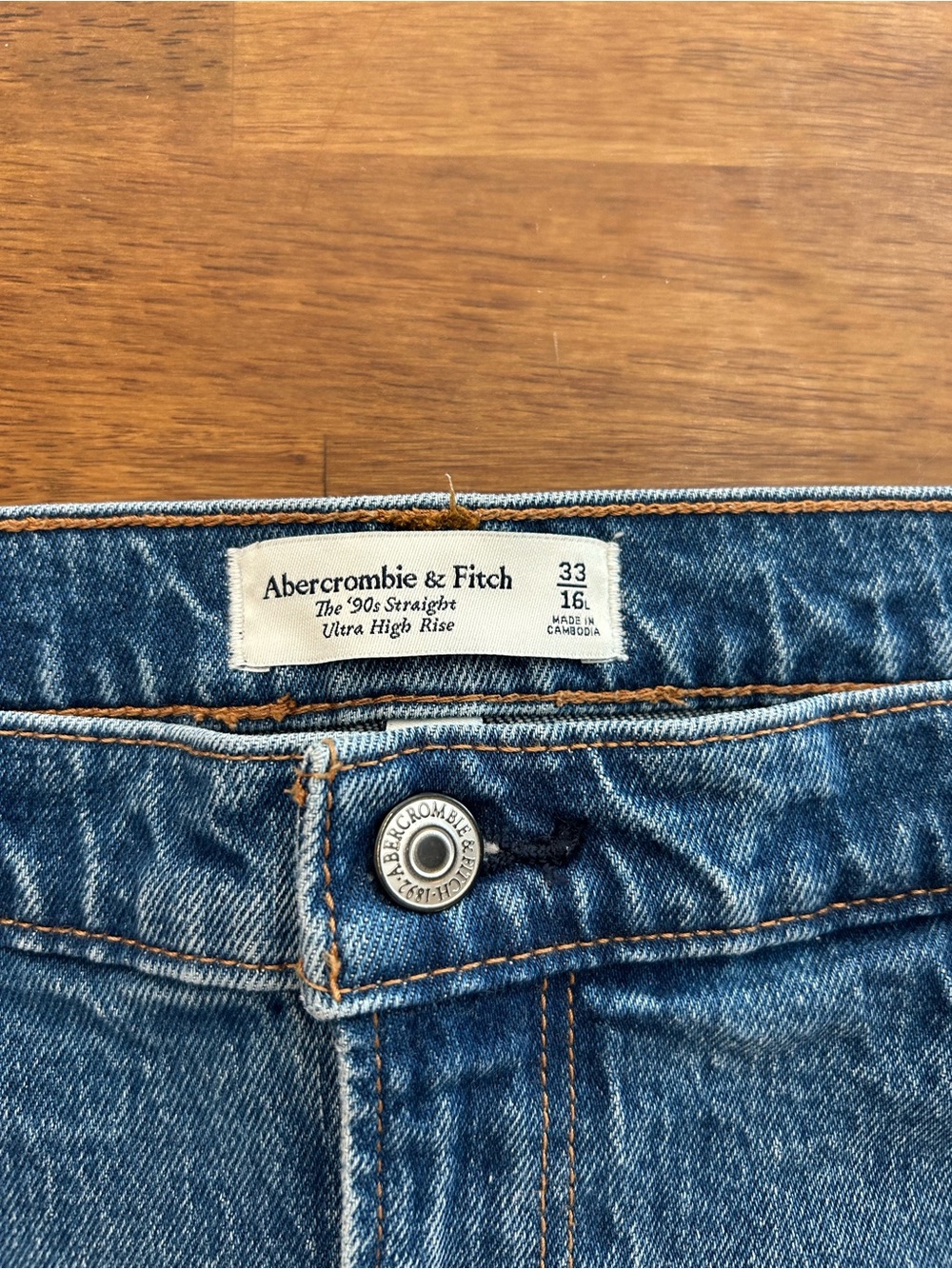 Abercrombie & Fitch Straight Jeans in Medium Blue Denim